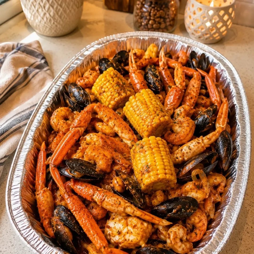 Seafood boil tray